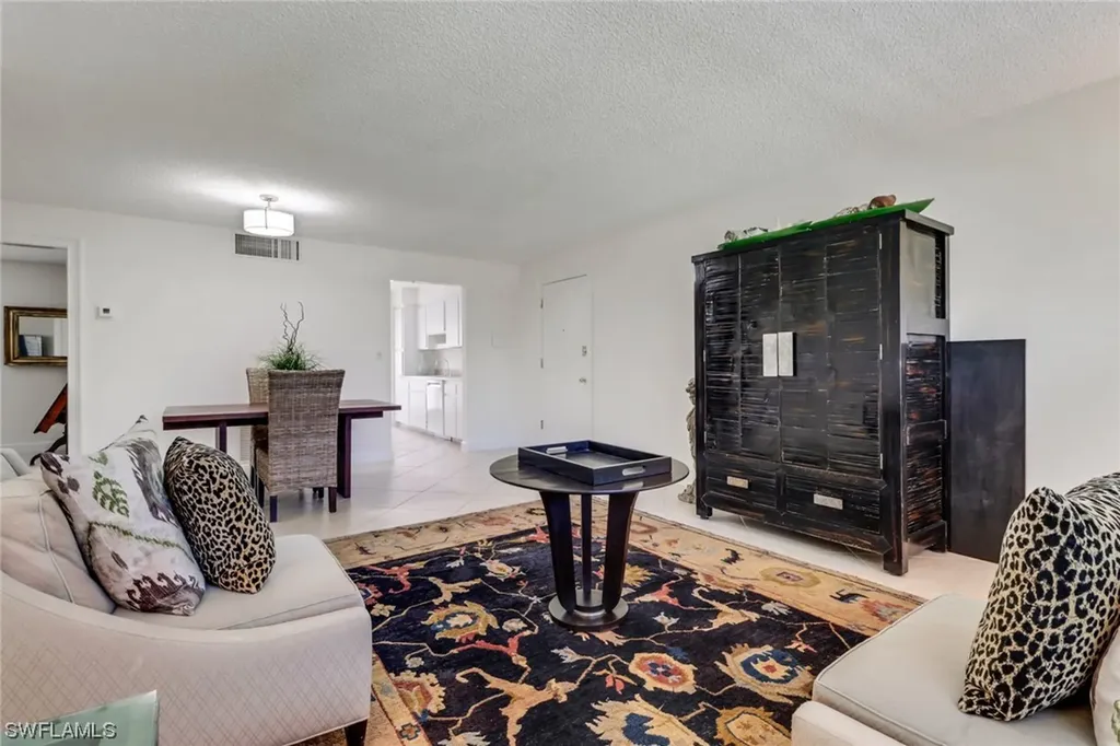 532 Broad Avenue S Naples FL 34102