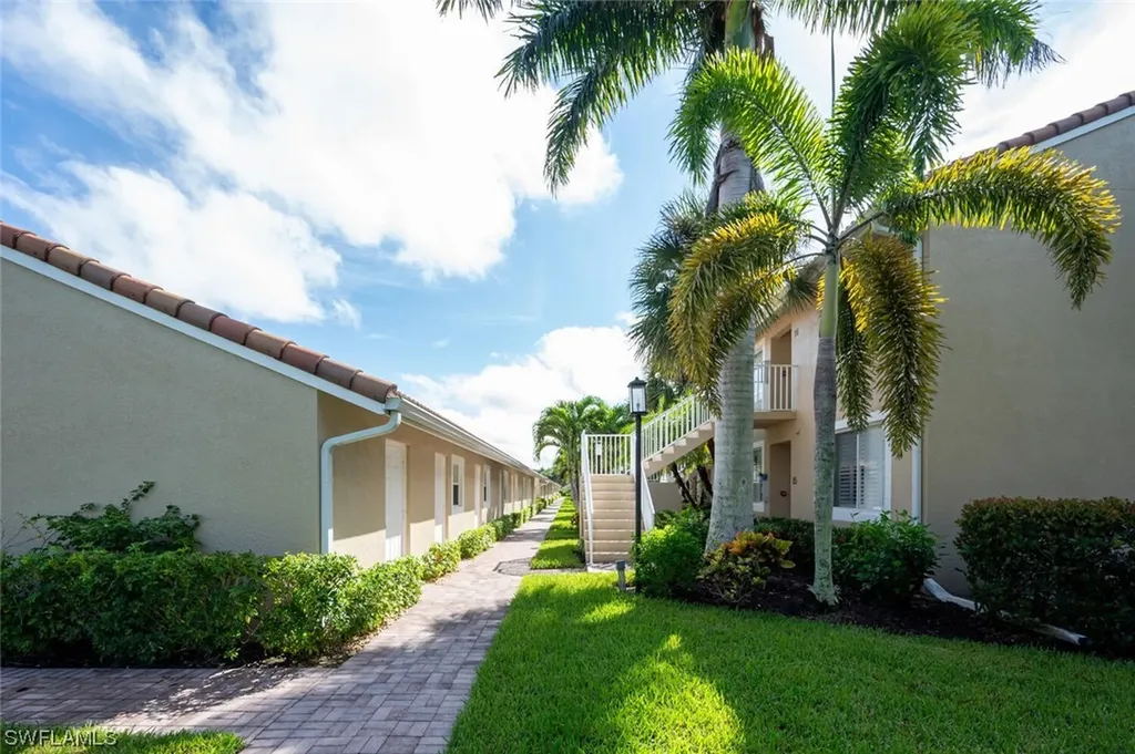 Naples FL, 2386 Magnolia Avenue, Unit 7816