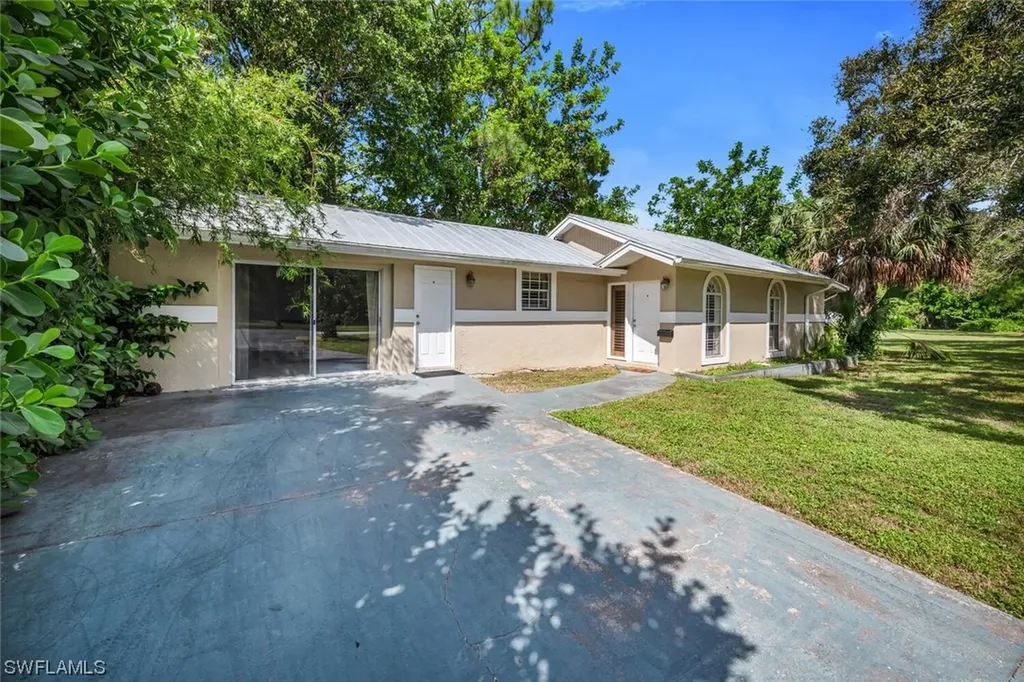 6173 Star Grass Lane Naples FL 34116