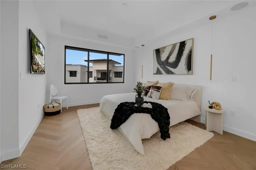 1125 Central Avenue Naples FL 34102
