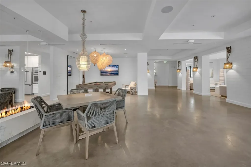 1125 Central Avenue Naples FL 34102