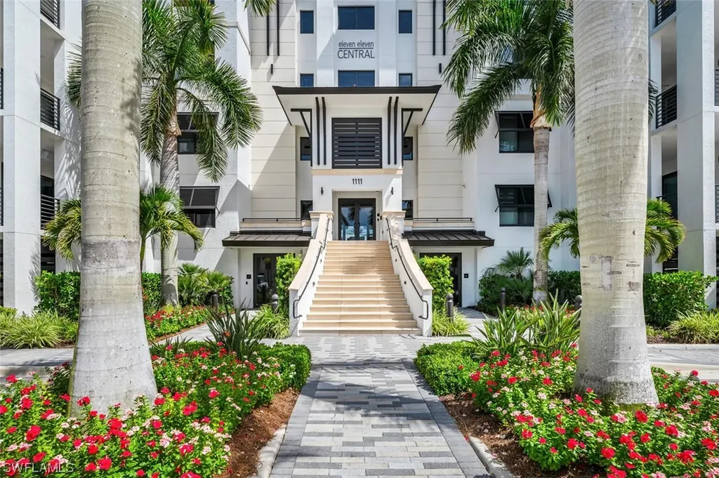 1125 Central Avenue Naples FL 34102
