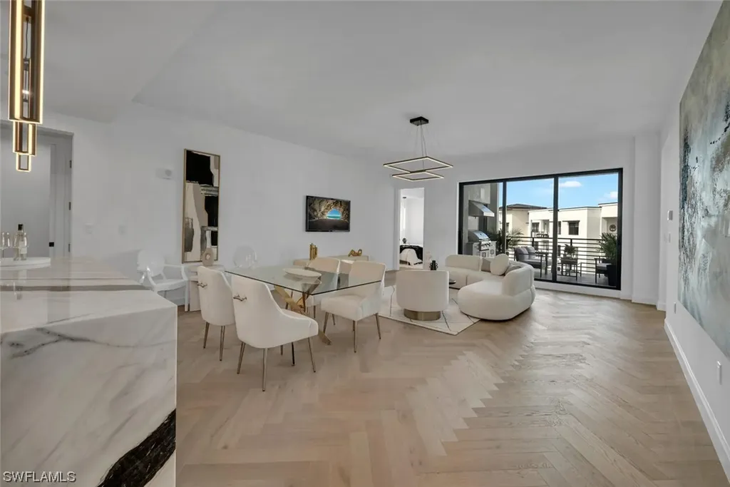 1125 Central Avenue Naples FL 34102