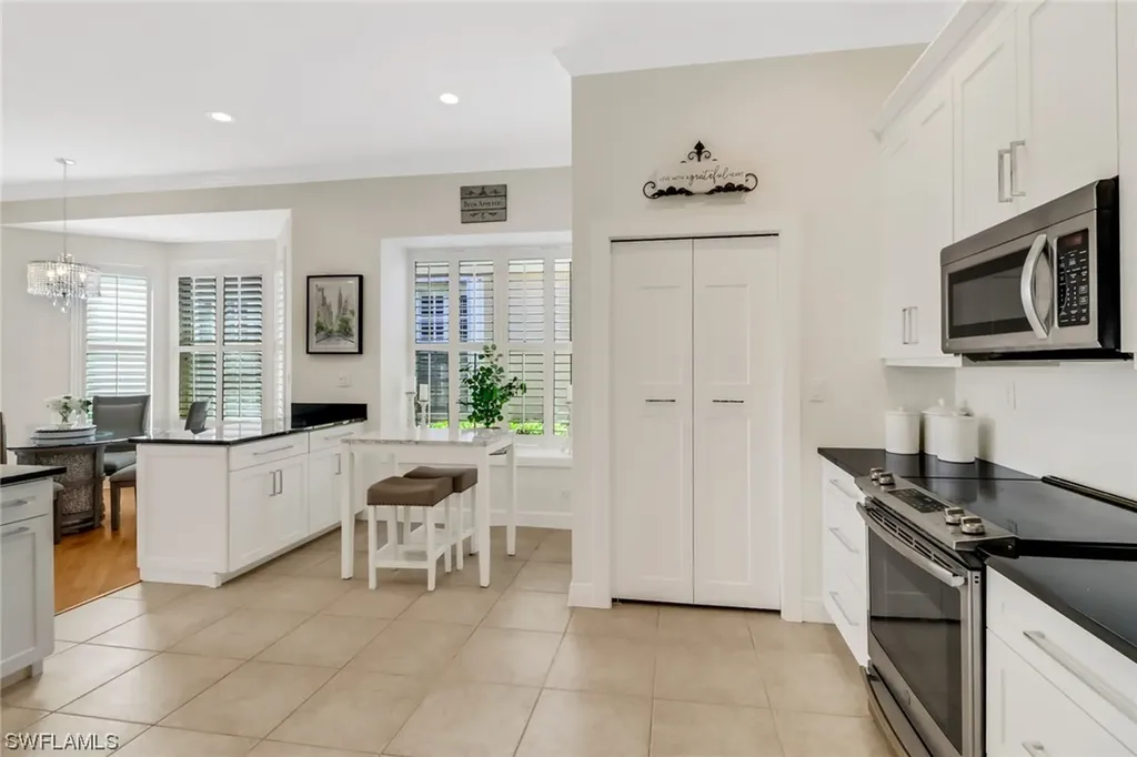 967 Fountain Run Naples FL 34119