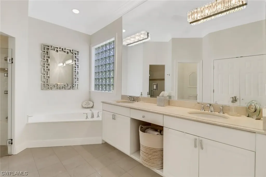 967 Fountain Run Naples FL 34119