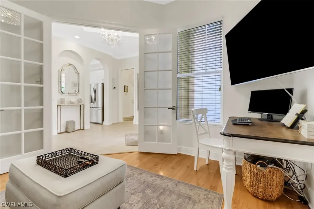 967 Fountain Run Naples FL 34119