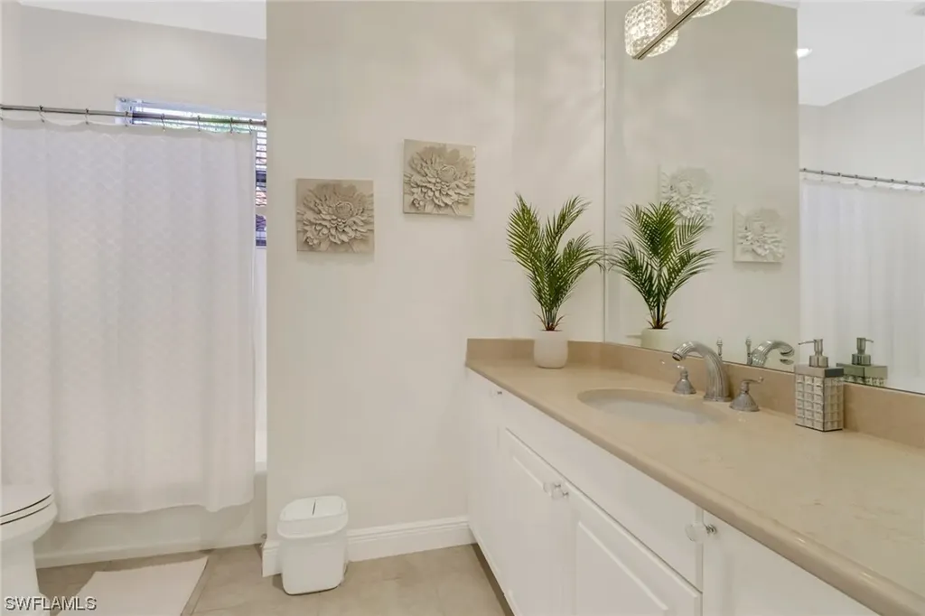 967 Fountain Run Naples FL 34119