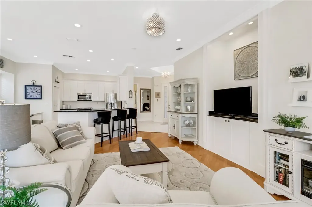 967 Fountain Run Naples FL 34119