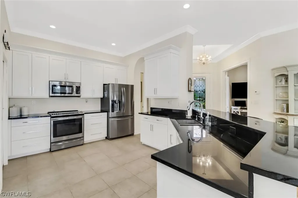 967 Fountain Run Naples FL 34119