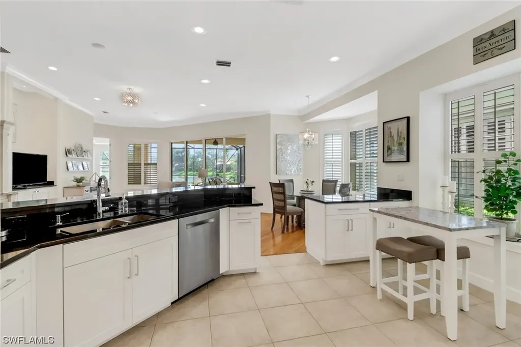 967 Fountain Run Naples FL 34119