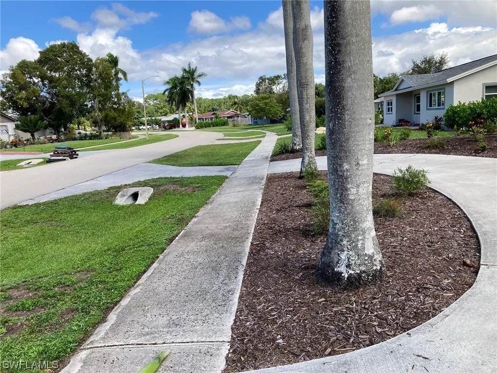 3338 Poinciana Street Naples FL 34105