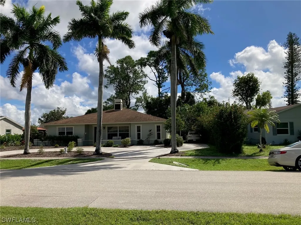 3338 Poinciana Street Naples FL 34105