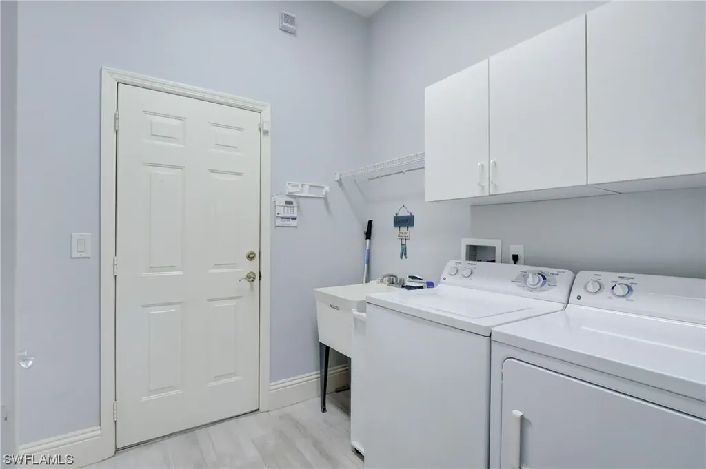 1741 York Island Drive Naples FL 34112