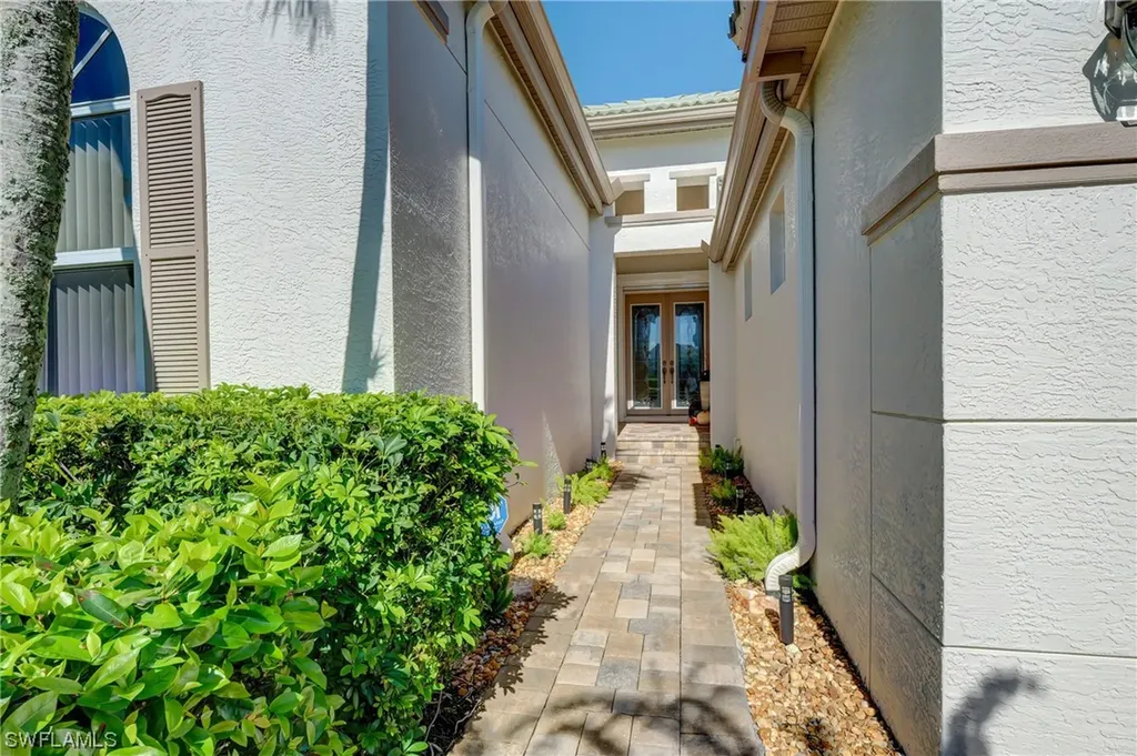 1741 York Island Drive Naples FL 34112