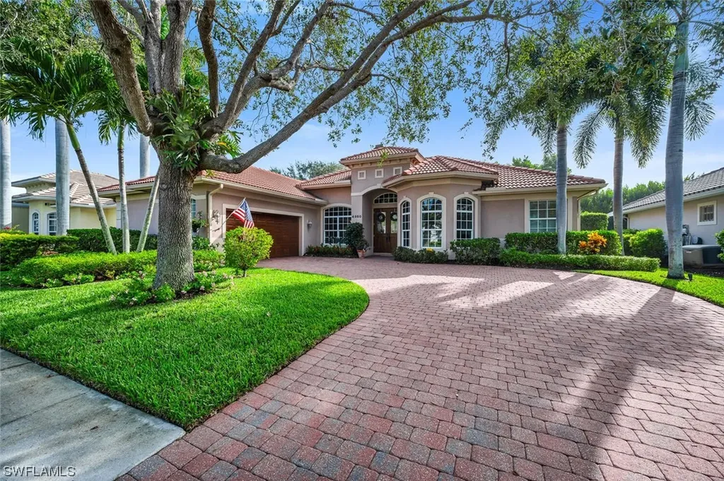 Naples FL, 4960 Rustic Oaks Circle