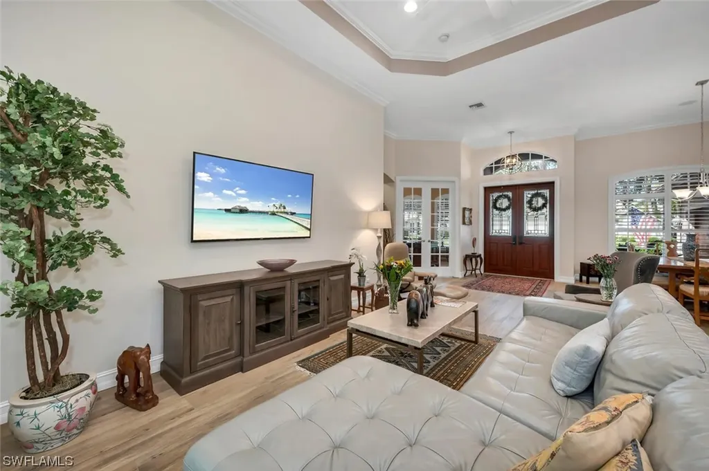 4960 Rustic Oaks Circle Naples FL 34105