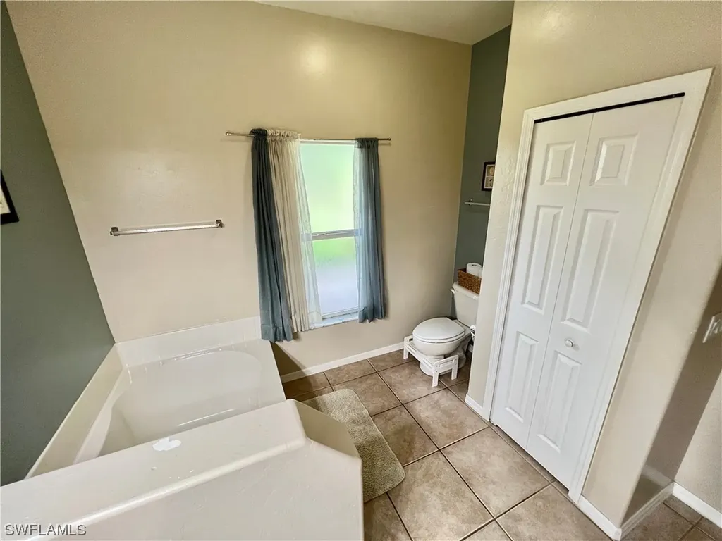 2493 Nature Pointe Loop Fort Myers FL 33905