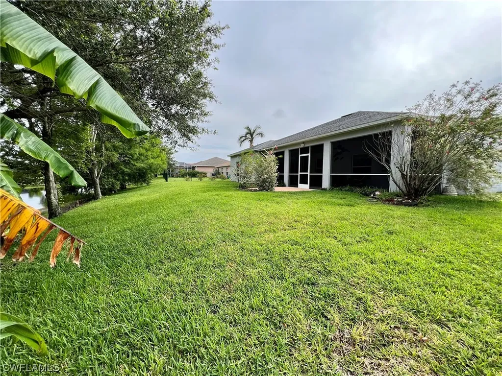 2493 Nature Pointe Loop Fort Myers FL 33905