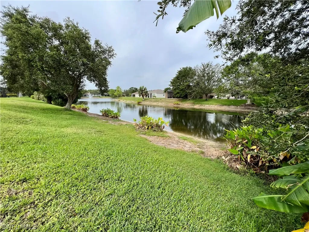 2493 Nature Pointe Loop Fort Myers FL 33905