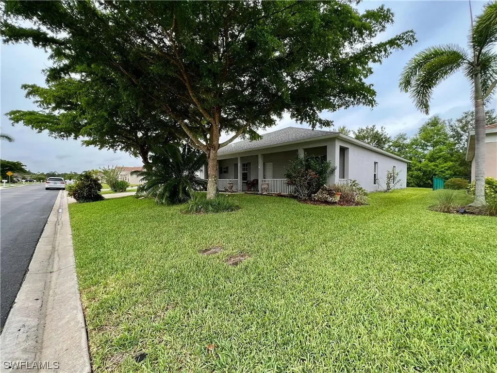 2493 Nature Pointe Loop Fort Myers FL 33905