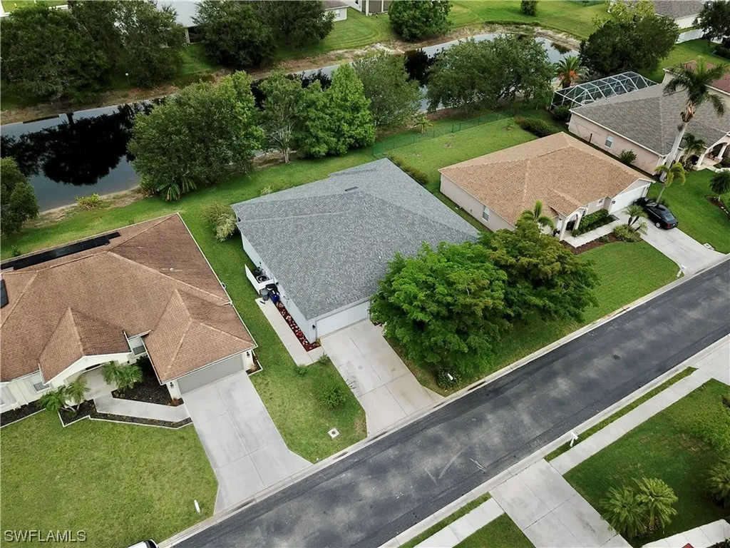 2493 Nature Pointe Loop Fort Myers FL 33905