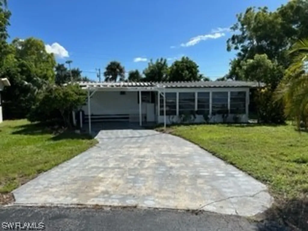 109 Fireball Circle North Fort Myers FL 33917