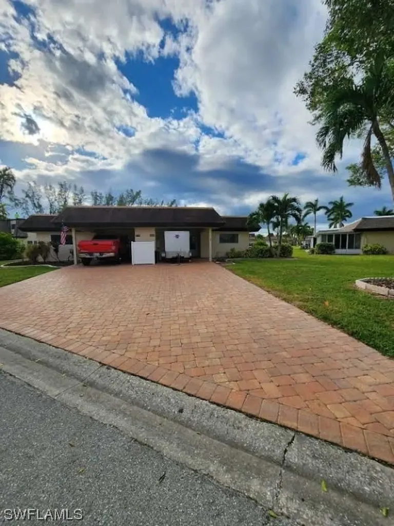 4774 Hidden Harbour Boulevard Fort Myers FL 33919