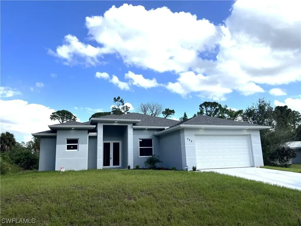 Lehigh Acres FL, 702 Columbus Avenue