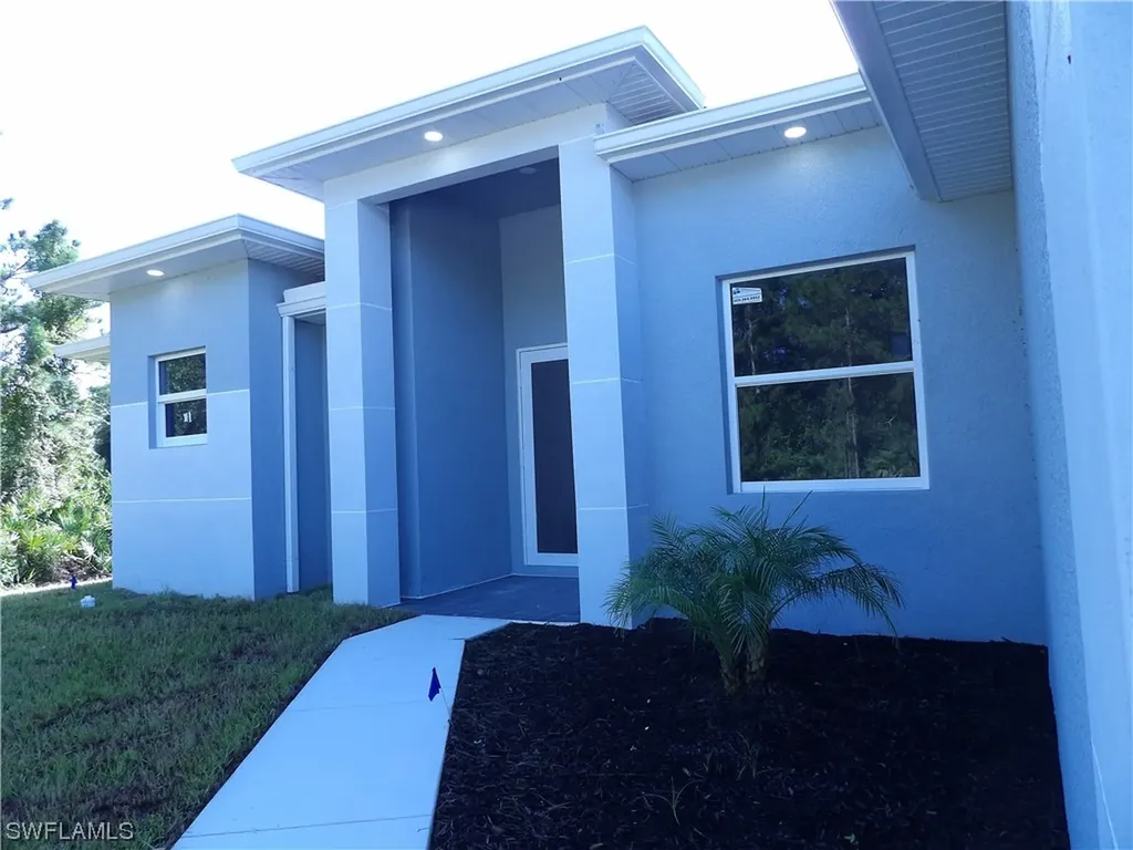 702 Columbus Avenue Lehigh Acres FL 33972