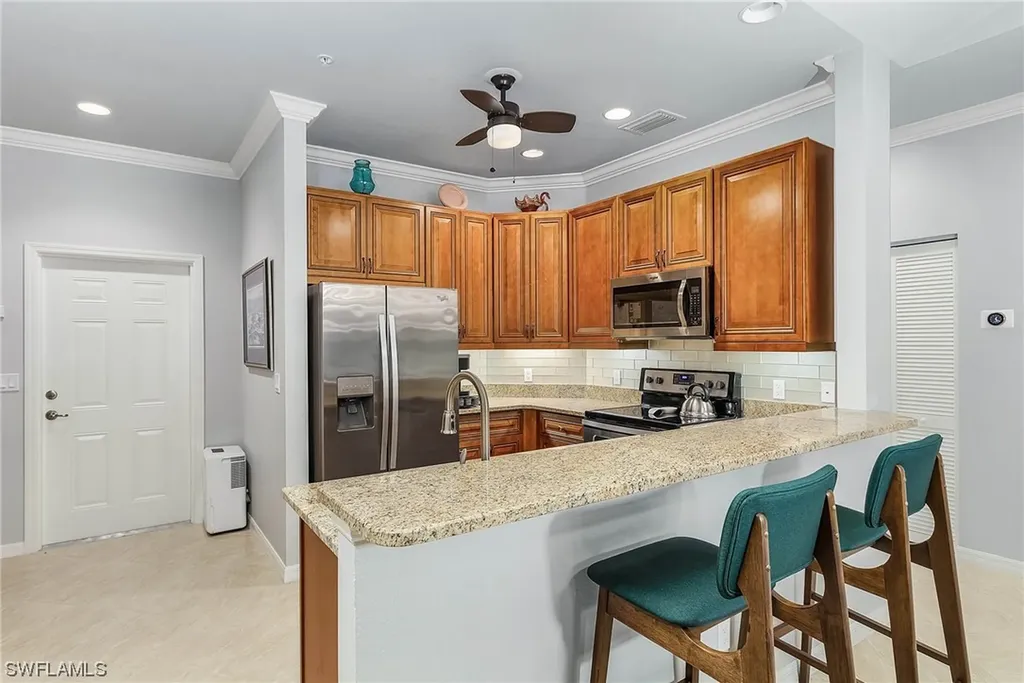 1095 Winding Pines Circle Cape Coral FL 33909