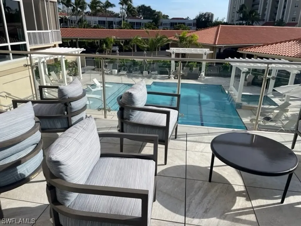 6585 Nicholas Boulevard Naples FL 34108