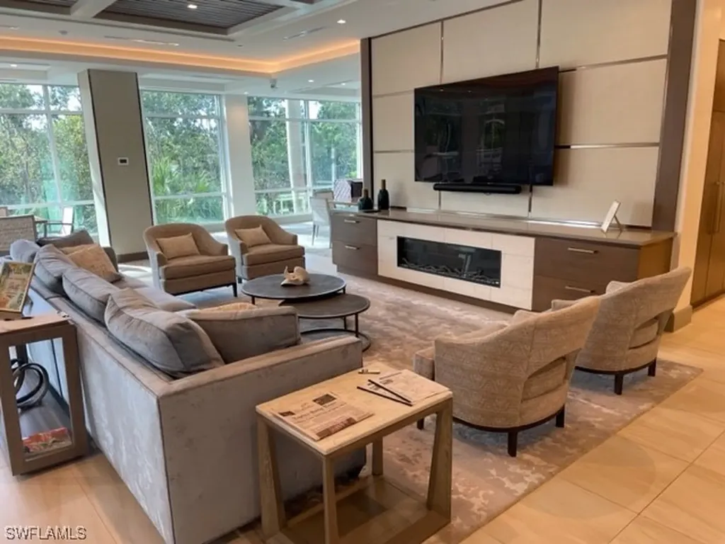 6585 Nicholas Boulevard Naples FL 34108
