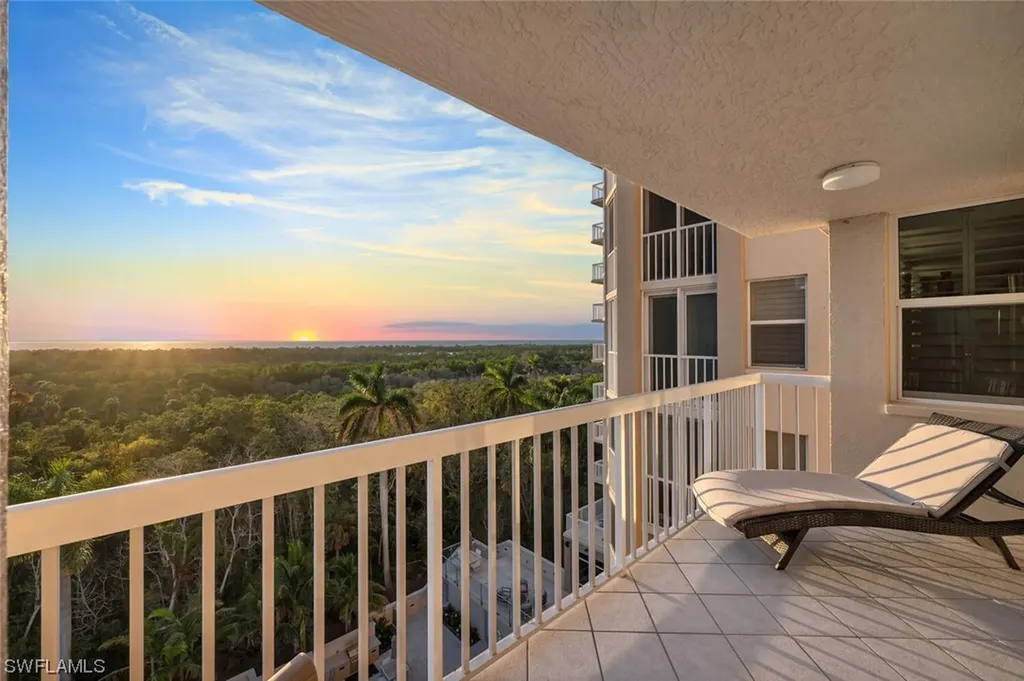 6585 Nicholas Boulevard Naples FL 34108