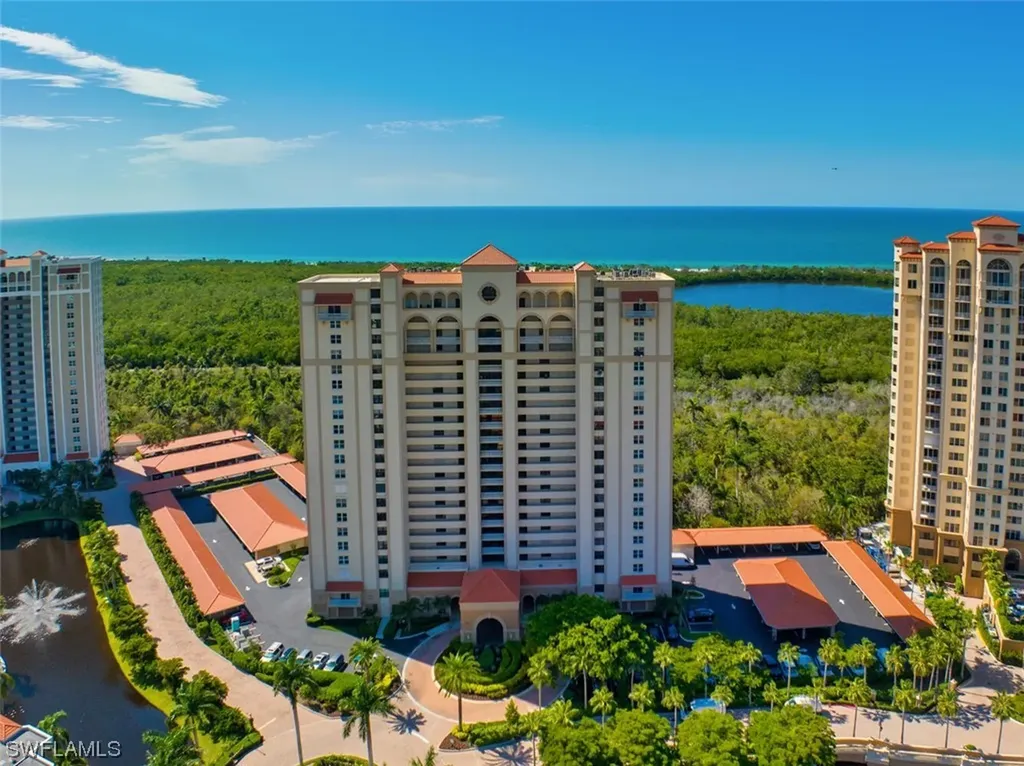 6585 Nicholas Boulevard Naples FL 34108