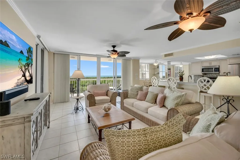6585 Nicholas Boulevard Naples FL 34108