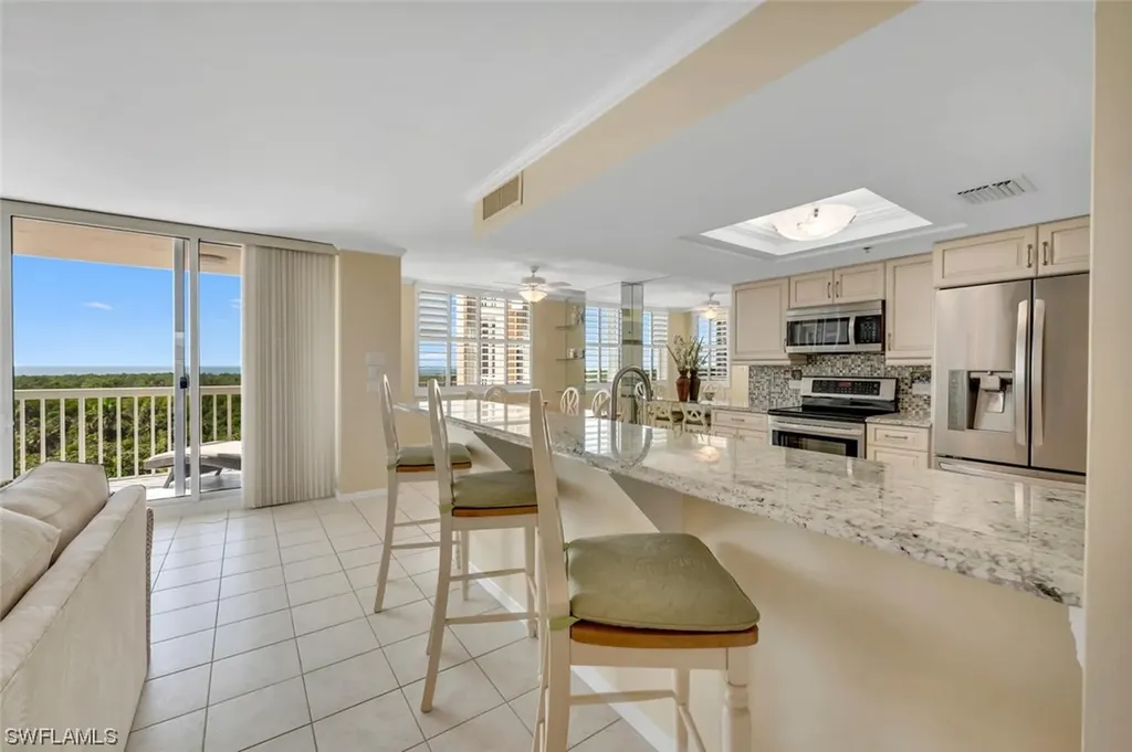 6585 Nicholas Boulevard Naples FL 34108