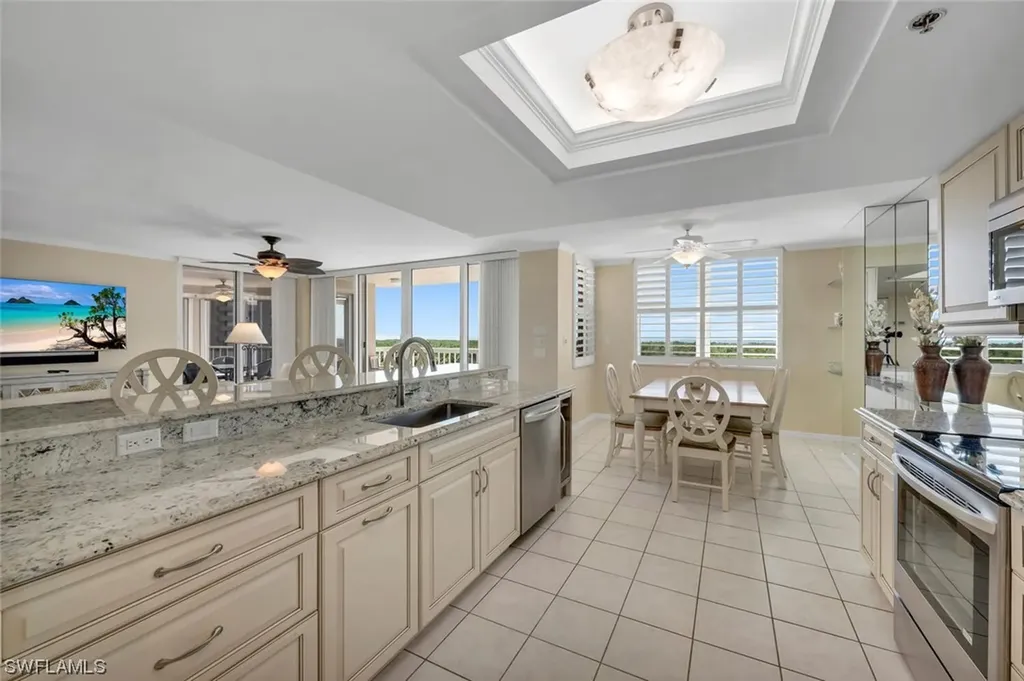 6585 Nicholas Boulevard Naples FL 34108