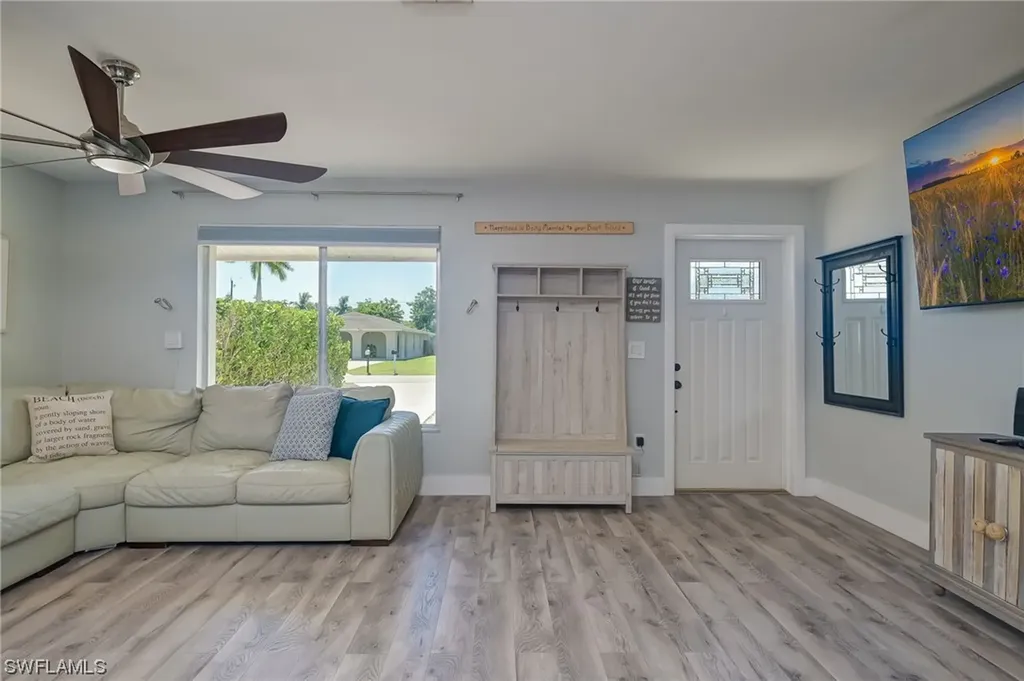 709 99th Avenue N Naples FL 34108