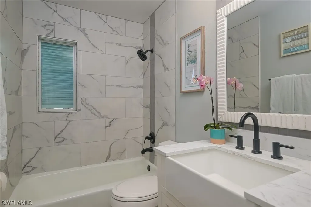 709 99th Avenue N Naples FL 34108