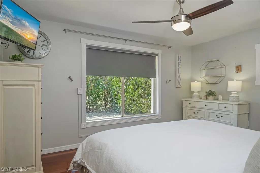 709 99th Avenue N Naples FL 34108