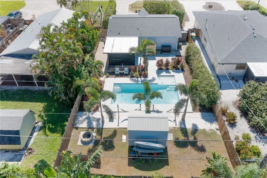 709 99th Avenue N Naples FL 34108