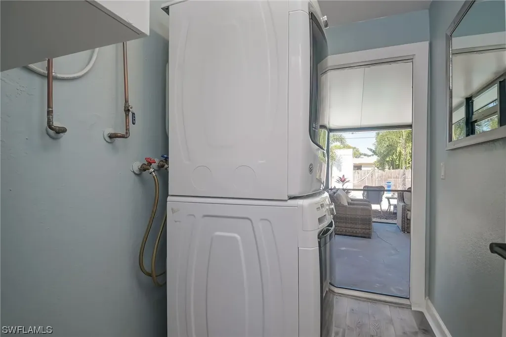 709 99th Avenue N Naples FL 34108