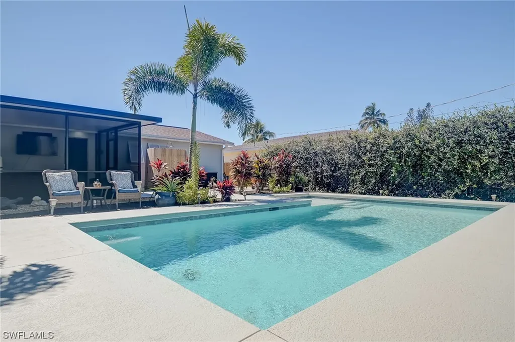 709 99th Avenue N Naples FL 34108