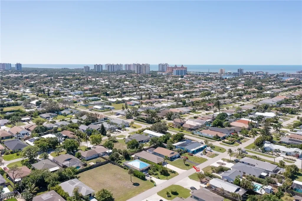 709 99th Avenue N Naples FL 34108