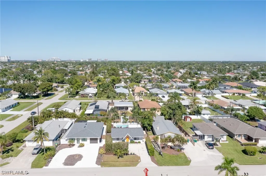 709 99th Avenue N Naples FL 34108
