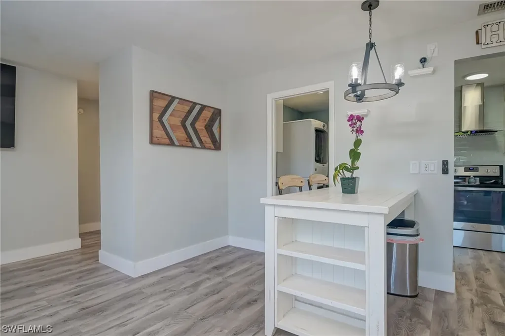 709 99th Avenue N Naples FL 34108
