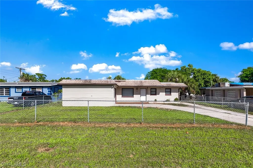 2421 Parkway Street Fort Myers FL 33901