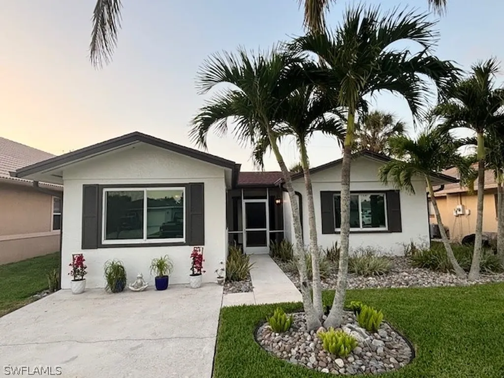 655 106th Avenue N Naples FL 34108