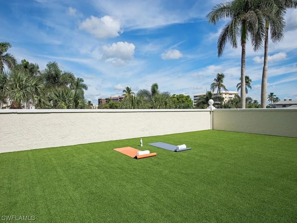 3377 Gulf Shore Boulevard N Naples FL 34103