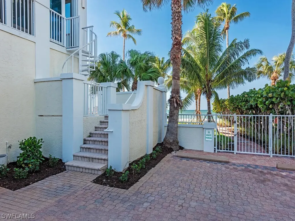 3377 Gulf Shore Boulevard N Naples FL 34103